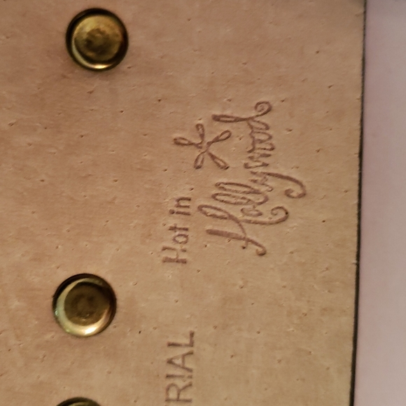 Hot in Hollywood womens 3X belt. New with tags.Add a little bling to your outfit - Picture 5 of 7